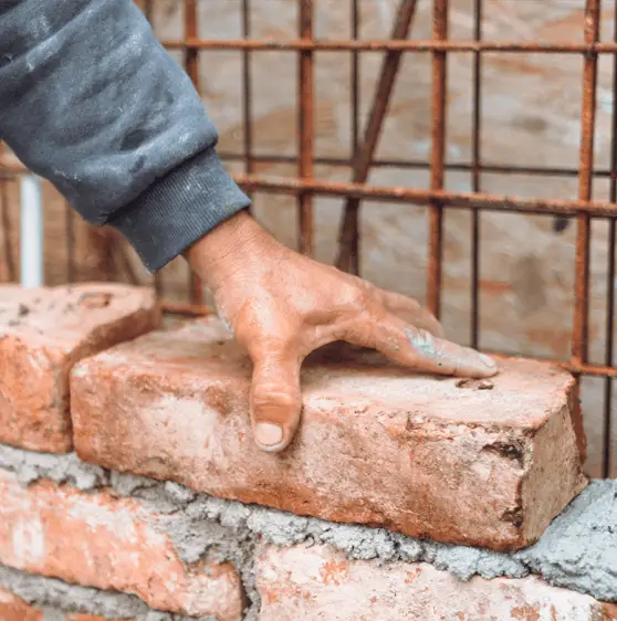 profissional-construção-trabalhador-prédio-exterior-FTC-MCMV-SFH